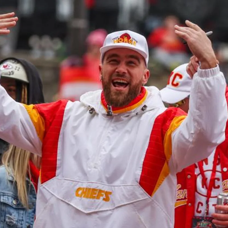 travis kelce super bowl parade outfit